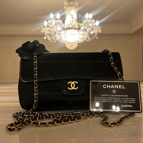 CHANEL Handbags - Vintage Chanel Purse